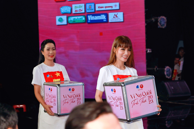 Á hậu Băng Châu cùng dàn sao 7x gây quỹ 835 triệu đồng giúp trẻ khó khăn tại Ninh Thuận