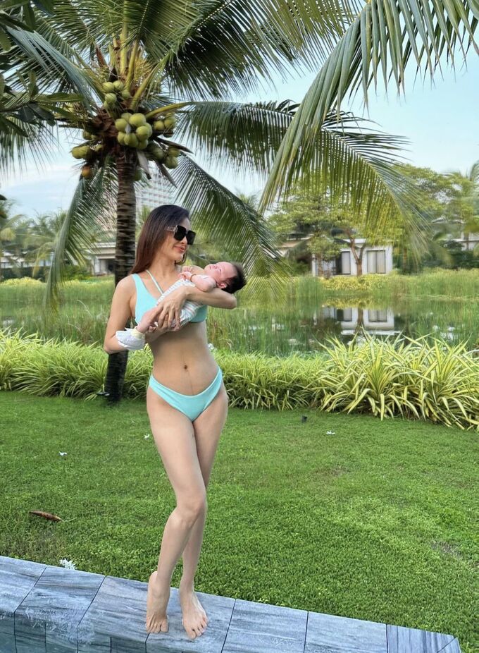 Mỹ nhân Việt tự tin diện bikini, khoe bụng phẳng lì sau 1 tháng sinh con